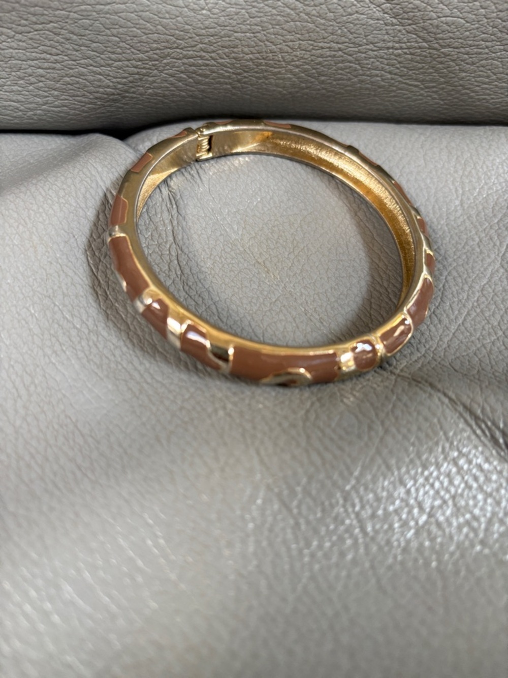 Enamel hinged bangle bracelet